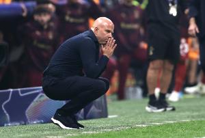 完美竞技平台官网-英超倒计时；埃因霍温清晨完成体检；细节引发关注；信心回归；身体对抗强度拉满